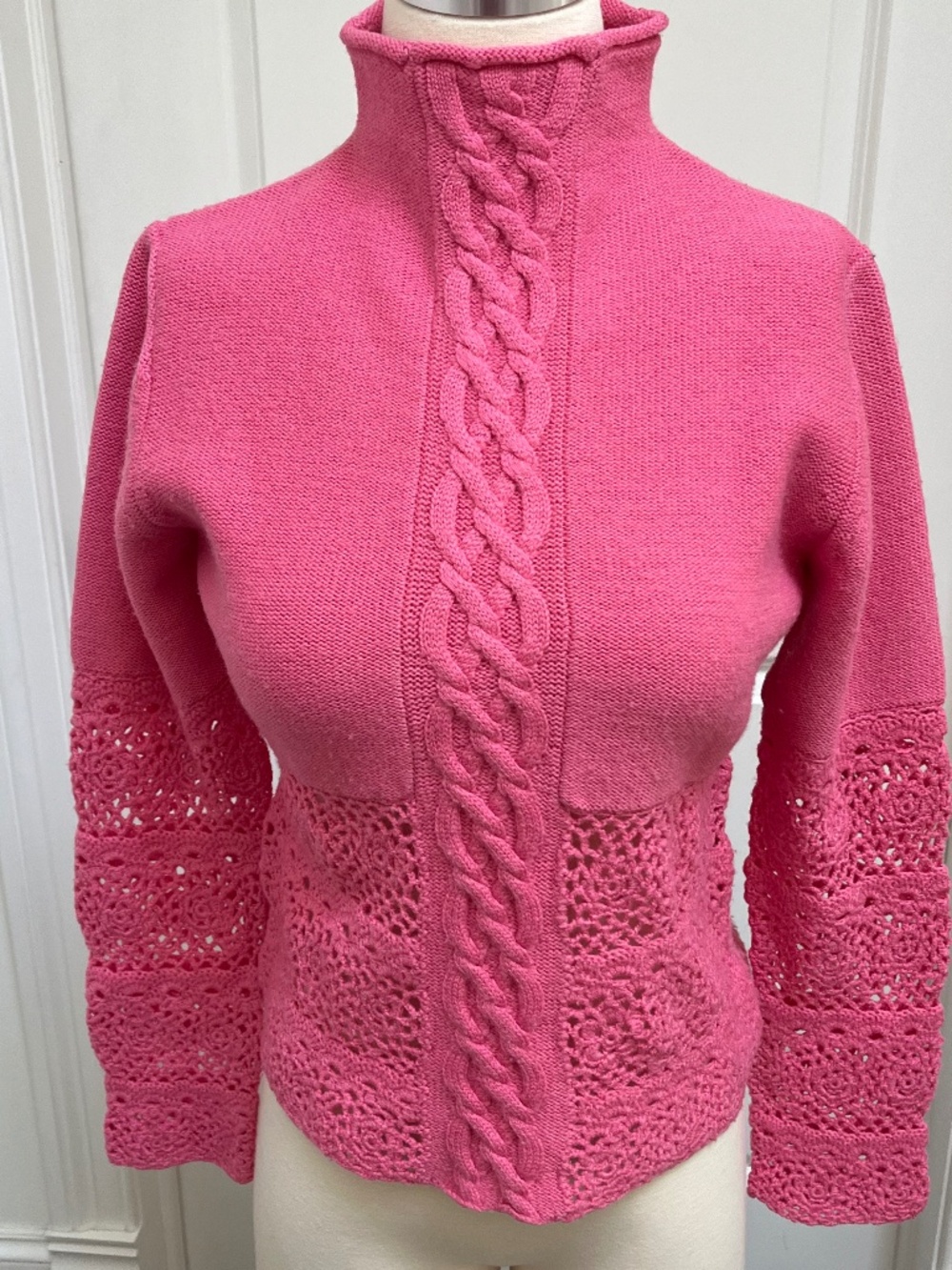 Obermeyer Vintage Y2K 100% Wool Women's Ski Sweater w/ Crochet Details, Sz S